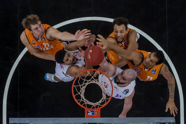 东部中游球 东部中游球